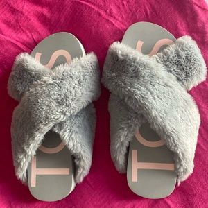 TOMS “slippers”